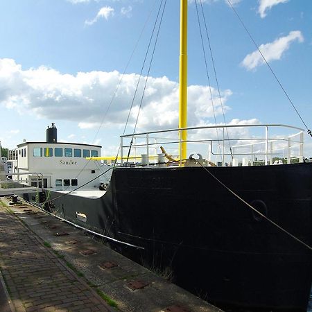 Magnificent Houseboat With A Stunning View! Hotel Amsterdam Exterior foto