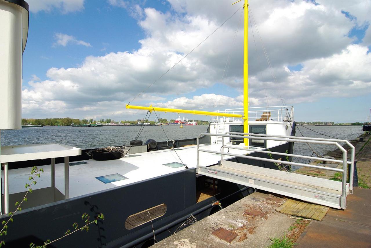 Magnificent Houseboat With A Stunning View! Hotel Amsterdam Exterior foto