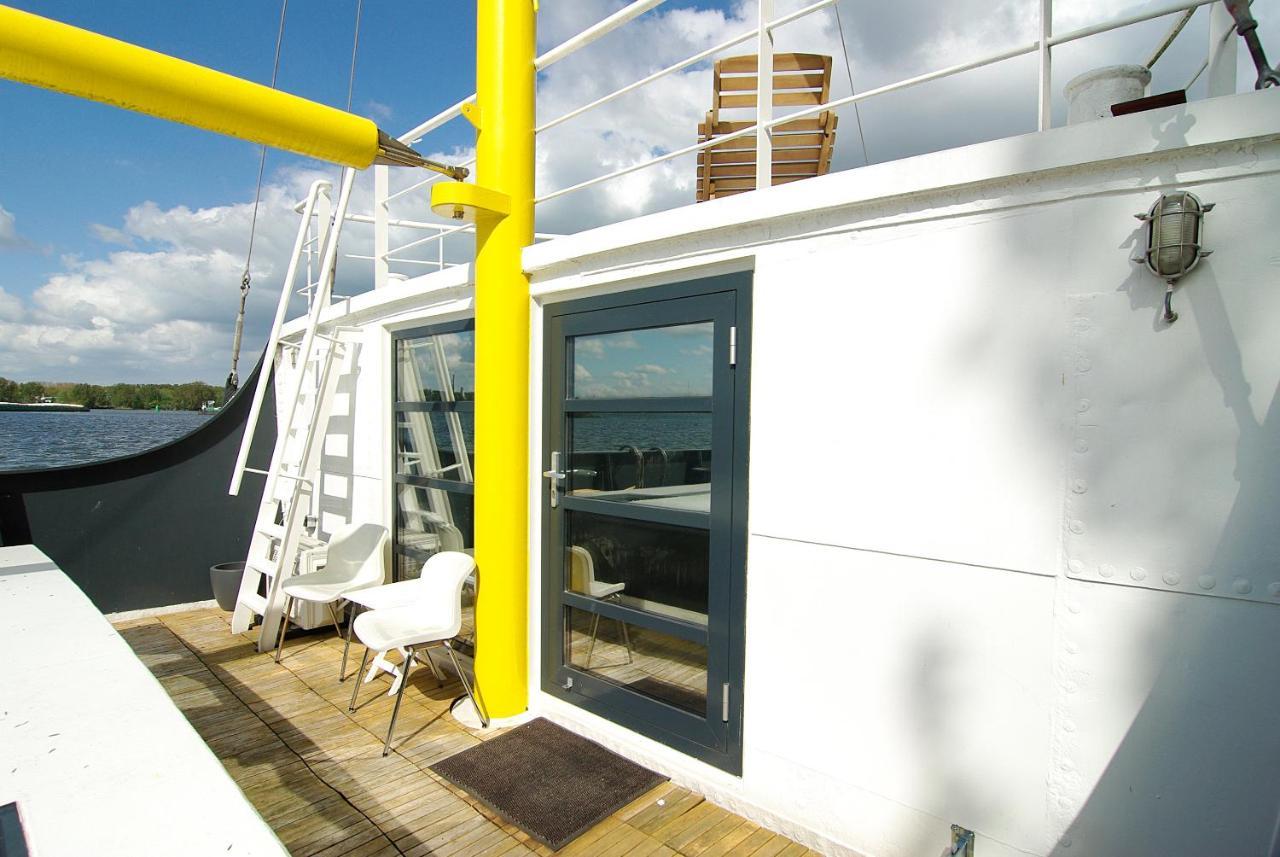 Magnificent Houseboat With A Stunning View! Hotel Amsterdam Exterior foto